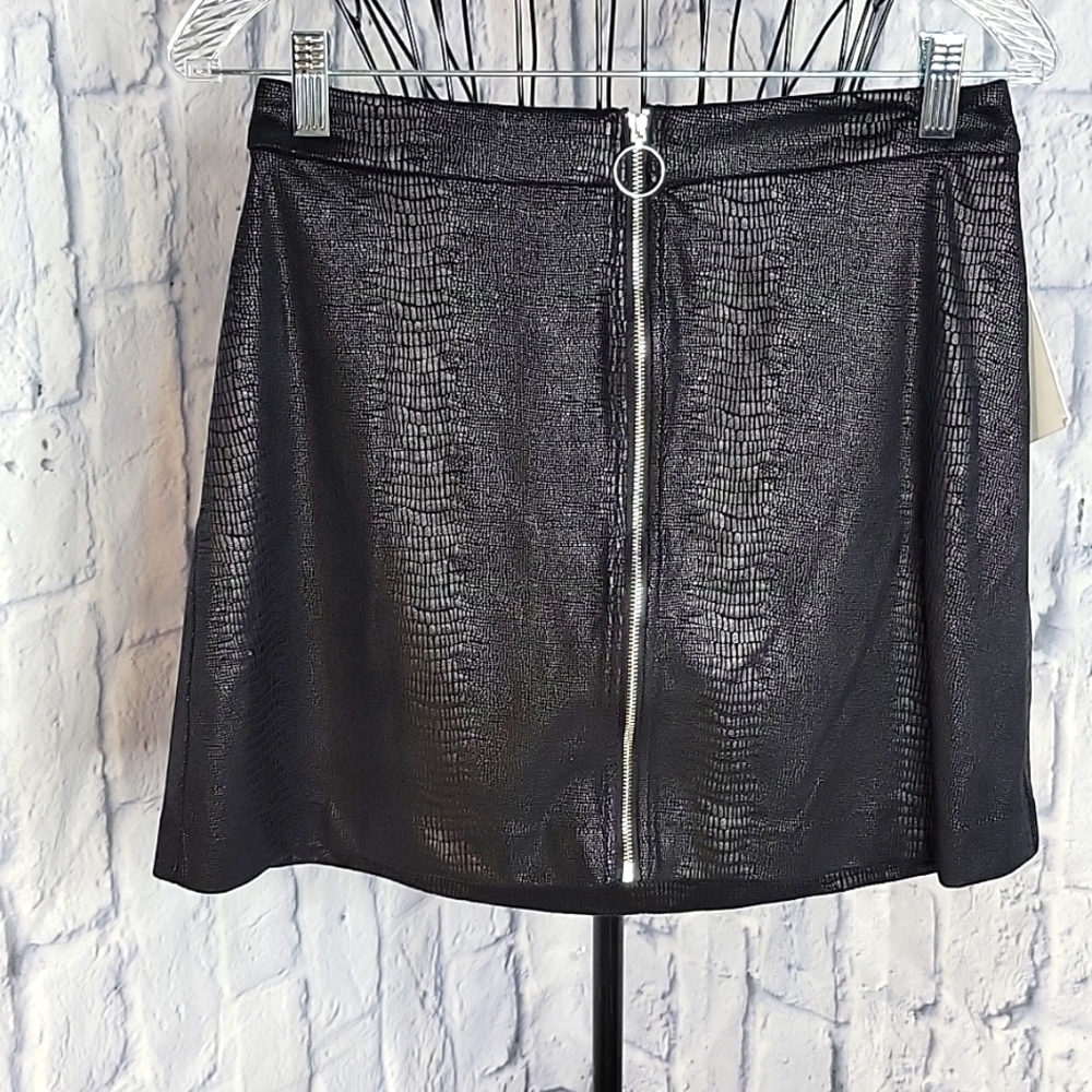 *KENSIE Black Crocodile Print Mini Skirt‎ Size Small